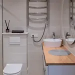شقة Frida كلابيدا